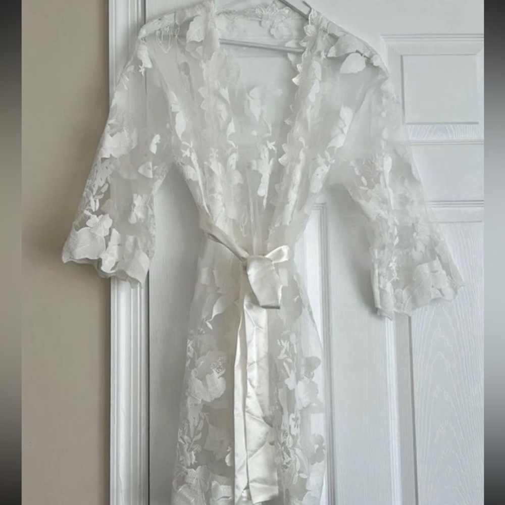 White Lace Bridal Robe